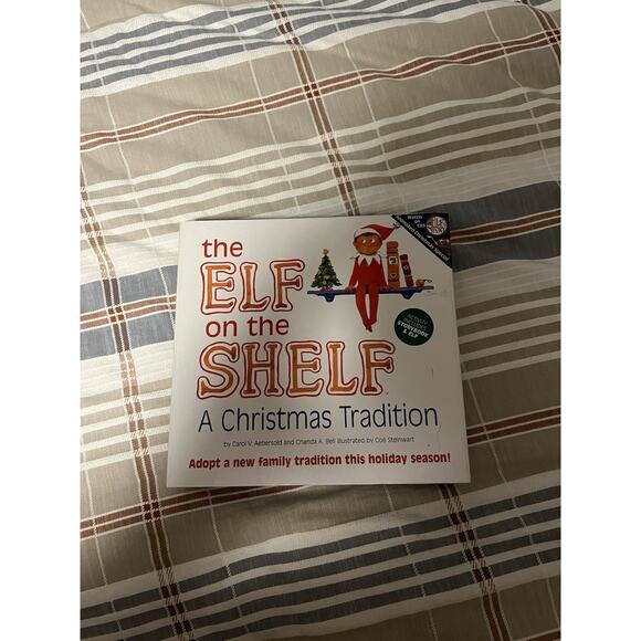THE ELF ON THE SHELF A CHRISTMAS TRADITION HB BOOK BROWN HAIRED BOY ELF DOLL - Picture 1 of 3